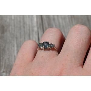 Raw Sapphire Ring, unique Engagement Ring, Uncut gemstone Ring, Montana